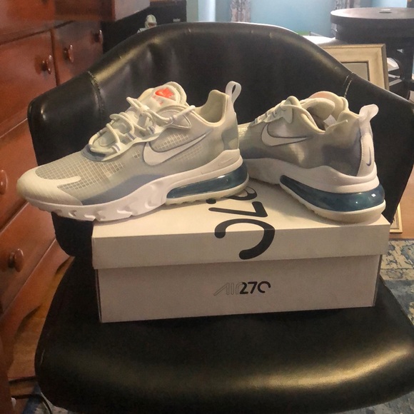 Nike Air Max 270 React - Picture 1 of 4